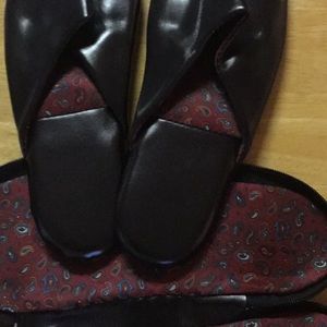 Travel slippers size S (8 1/2 - 9) BLACK case